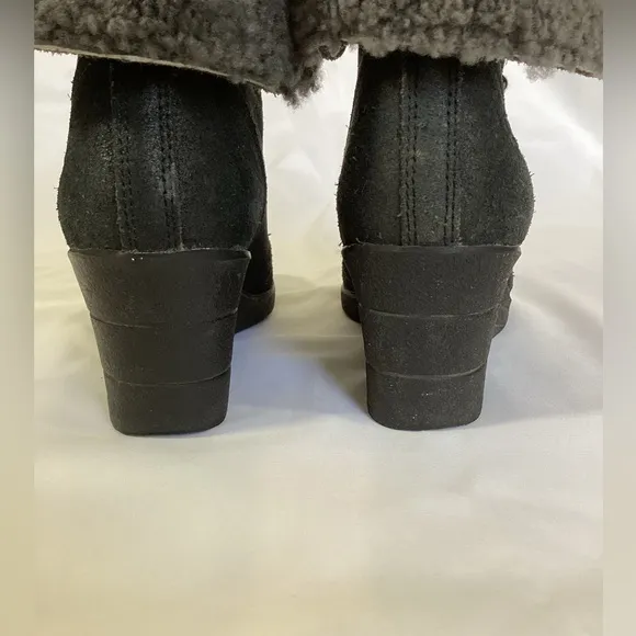 UGG Black Zea Lace Up Wedge Boots Size 7