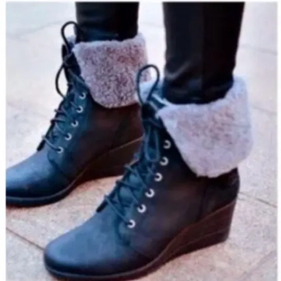 UGG Black Zea Lace Up Wedge Boots Size 7
