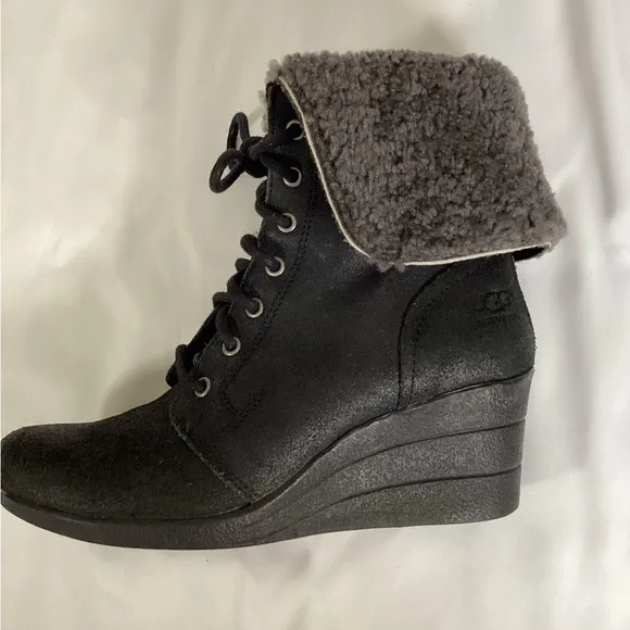 UGG Black Zea Lace Up Wedge Boots Size 7