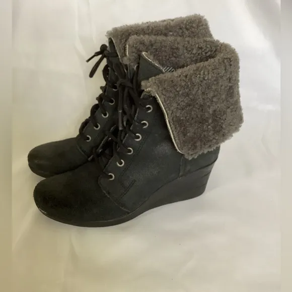UGG Black Zea Lace Up Wedge Boots Size 7