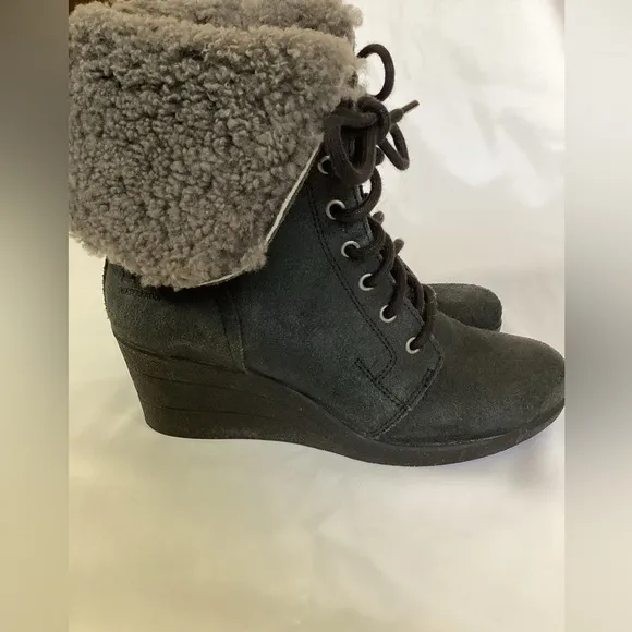 UGG Black Zea Lace Up Wedge Boots Size 7