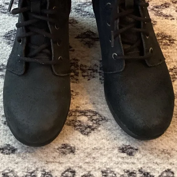 UGG Black Zea Lace Up Wedge Boots Size 7