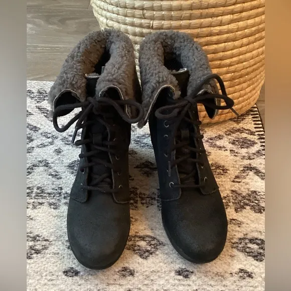 UGG Black Zea Lace Up Wedge Boots Size 7