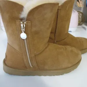 UGG Boots with gold zipper detail Women's Size 8 GUC