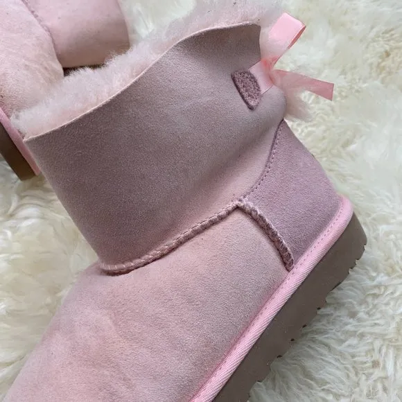 UGG BOOTS YOUTH SIZE 5 oritq very comfortable