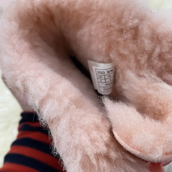 UGG BOOTS YOUTH SIZE 5 oritq very comfortable