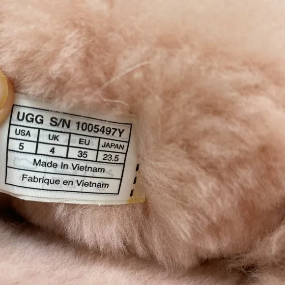 UGG BOOTS YOUTH SIZE 5 oritq very comfortable