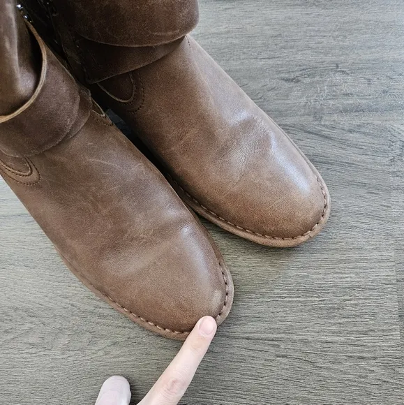 Ugg Brown Leather Elysian Ankle Booties Size 7.5/ EU Size 38.5
