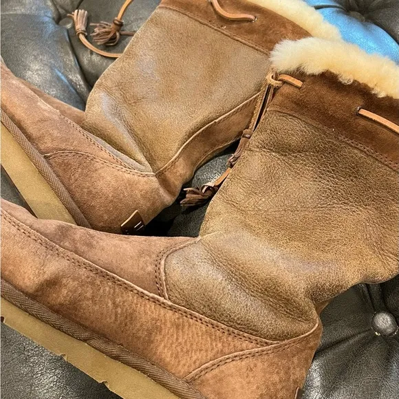 Ugg Brown/Camel Color Shearling Lined Boots Leather and Sheepskin Size 7