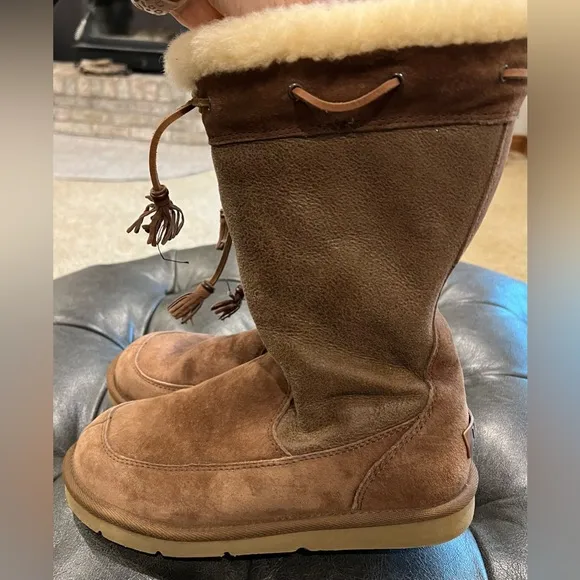 Ugg Brown/Camel Color Shearling Lined Boots Leather and Sheepskin Size 7