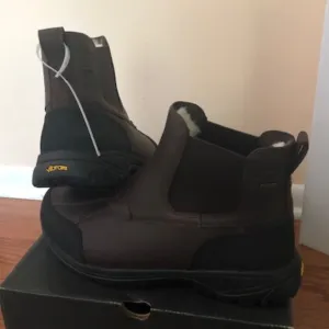 UGG Butte Chelsea waterproof fur leather boot. Cold weather boots. Size: 11, 12