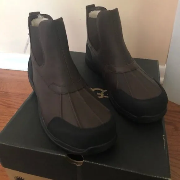 UGG Butte Chelsea waterproof fur leather boot. Cold weather boots. Size: 11, 12