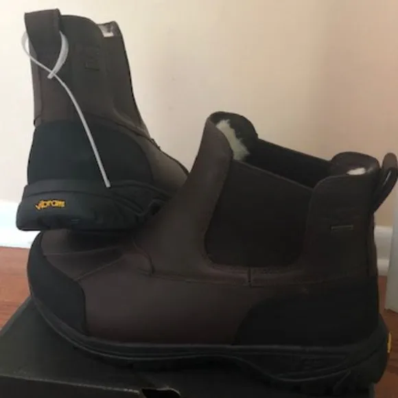 UGG Butte Chelsea waterproof fur leather boot. Cold weather boots. Size: 11, 12