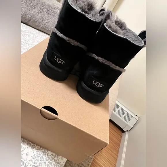 UGG Classic Mini Spill Seam Fleece Lined