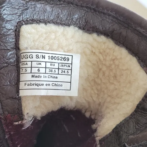 UGG  DISTRESSED LEATHER BOOTS