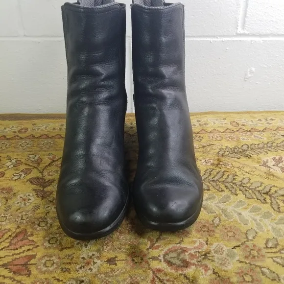 UGG Dupre waterproof black leather wedge chelsea ankle boots