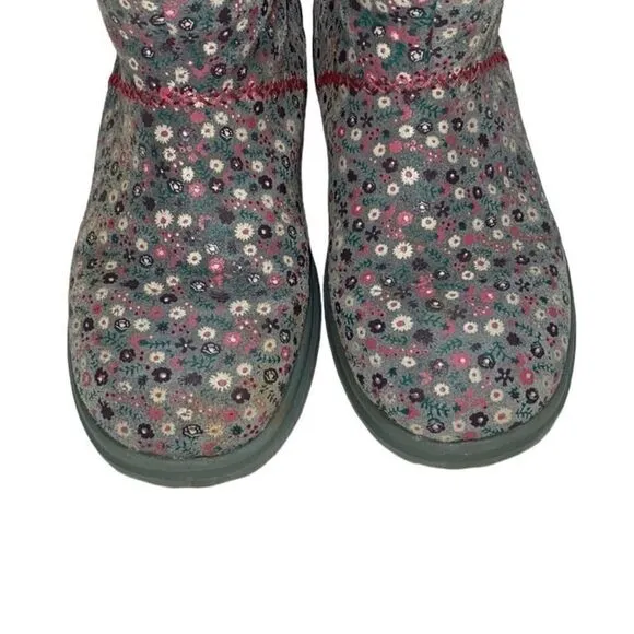 UGG Floral Print Gray Ankle Boots(Size 7)