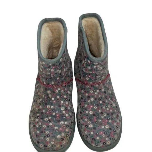 UGG Floral Print Gray Ankle Boots(Size 7)
