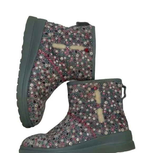 UGG Floral Print Gray Ankle Boots(Size 7)