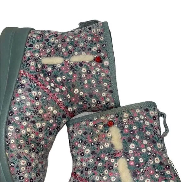 UGG Floral Print Gray Ankle Boots(Size 7)