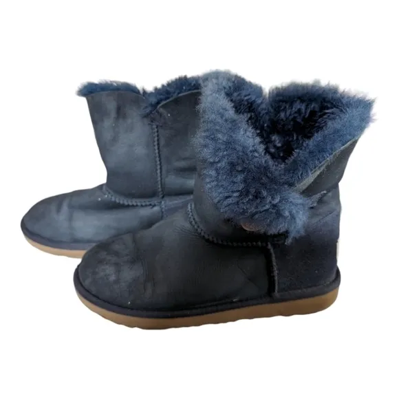 UGG Girl's Bailey Button Navy Blue Suede Sheepskin Lined Ankle Boots 4 GUC