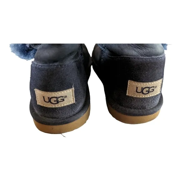 UGG Girl's Bailey Button Navy Blue Suede Sheepskin Lined Ankle Boots 4 GUC