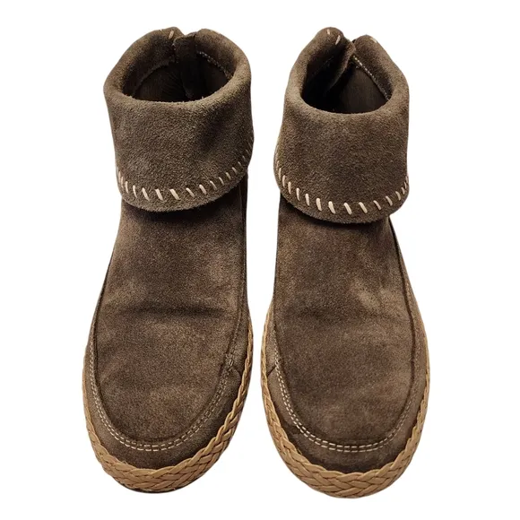 UGG Gray Varney Suede Espadrilles Moccasin Ankle Boots. Size 7