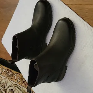 UGG Harrison Chelsea Brown Stout Leather boots waterproof rubber sole sz…9 New