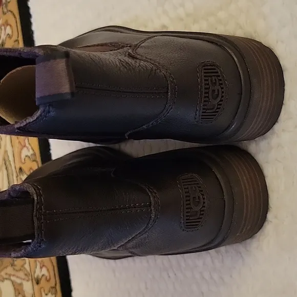 UGG Harrison Chelsea Brown Stout Leather boots waterproof rubber sole sz…9 New