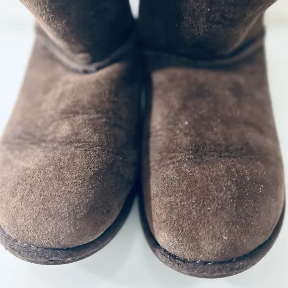UGG KIDS BROWN BOOTS.SIZE 3