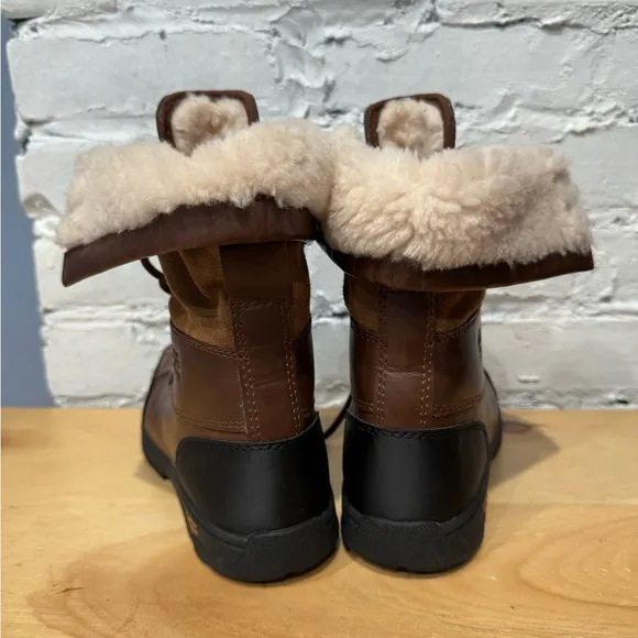 UGG Kids' Butte II CWR Boot Size 3