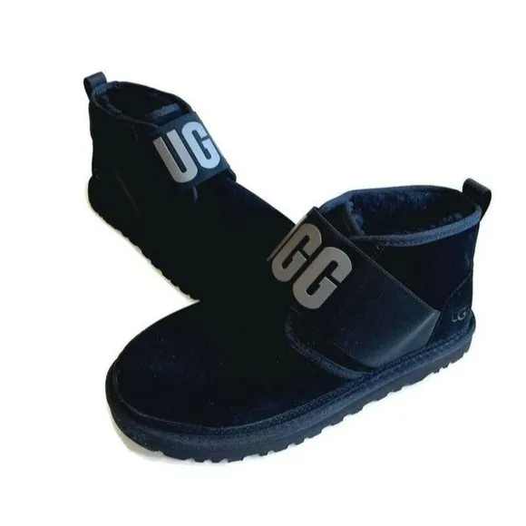 UGG Neumel II Graphic Spell Out Ankle Chukka Boots Mens Size 9 Black 1119392