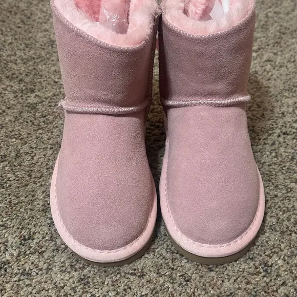 UGG Pink Boots with Sheepskin and Bows