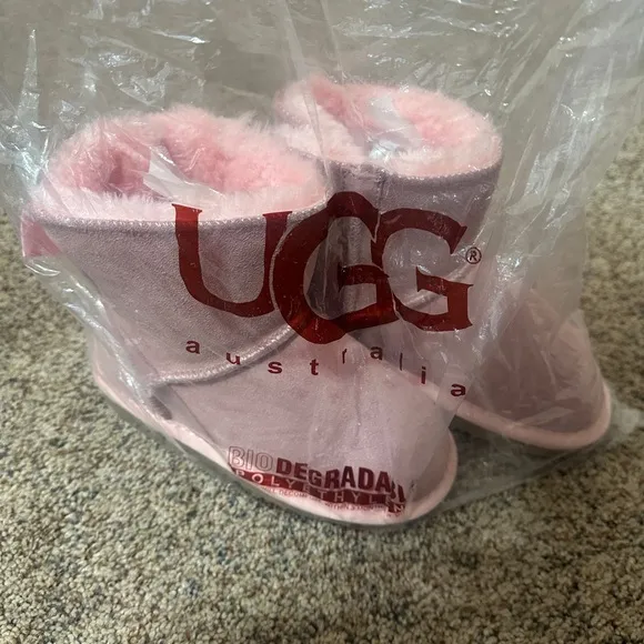 UGG Pink Boots with Sheepskin and Bows