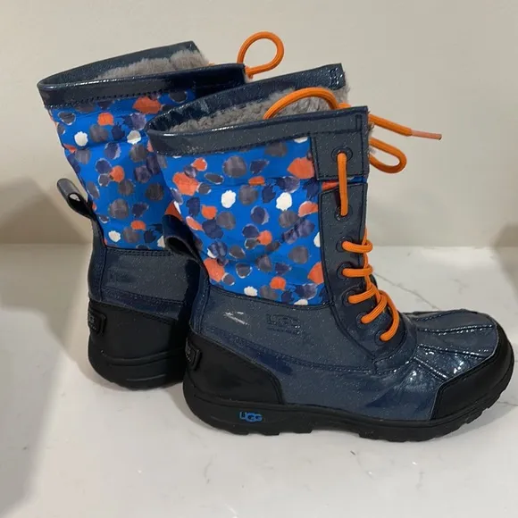UGG snow boots unisex size 3 EUC