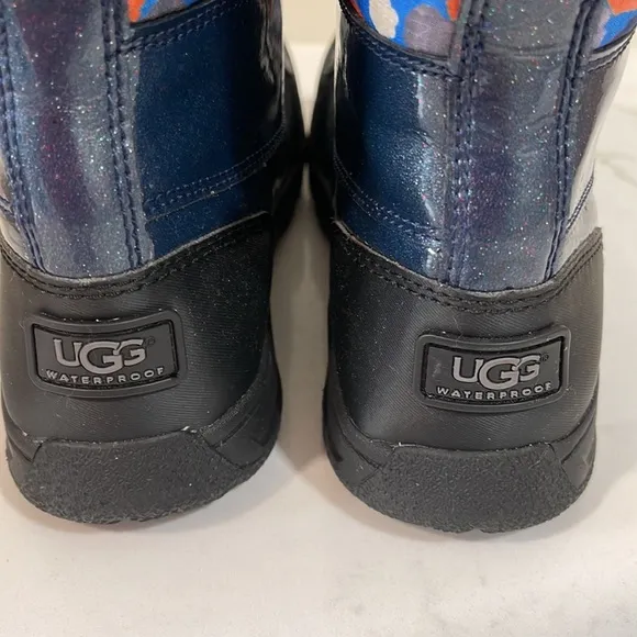 UGG snow boots unisex size 3 EUC
