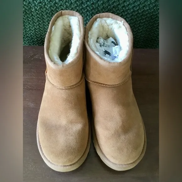 UGG Women’s Classic Mini Side Logo II Suede Ankle Boots, Chestnut; Size 7