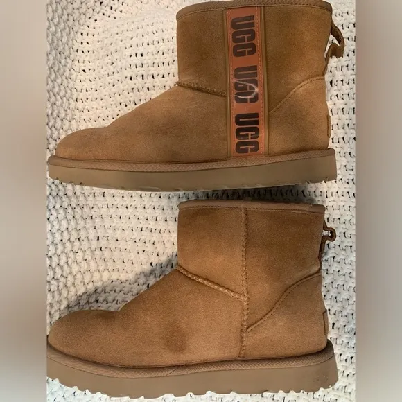 UGG Women’s Classic Mini Side Logo II Suede Ankle Boots, Chestnut; Size 7