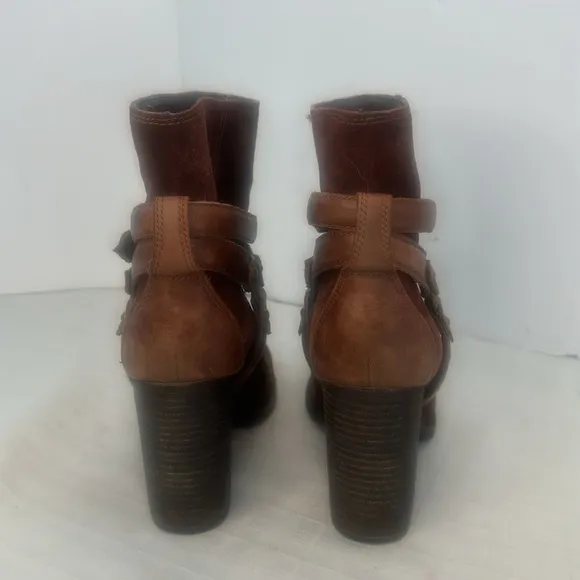 UGG Womens Dandridge Brown Ankle Boots Brown size 9