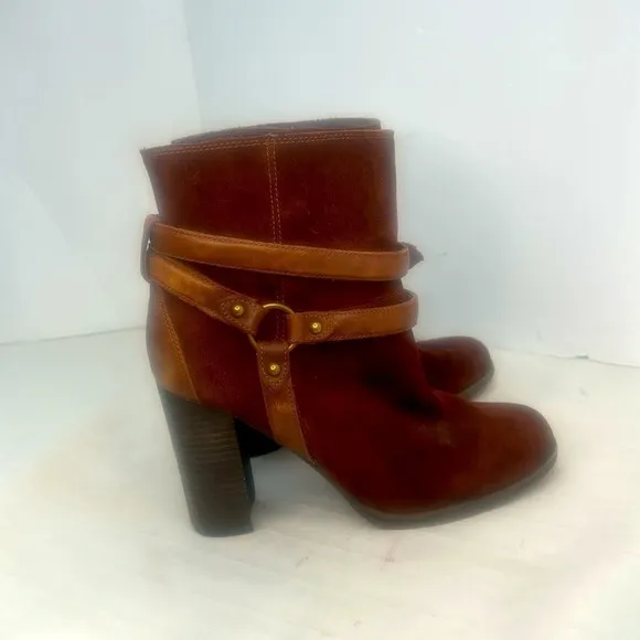 UGG Womens Dandridge Brown Ankle Boots Brown size 9