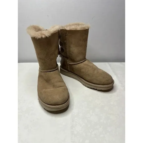 UGG women’s Kristabelle boots size 8 sheepskin lining &amp; corset lacing Australia