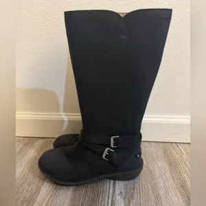 UGG Women’s Rosen Tall Boot - Black Matte Leather - Sheepskin Lined - Size 6