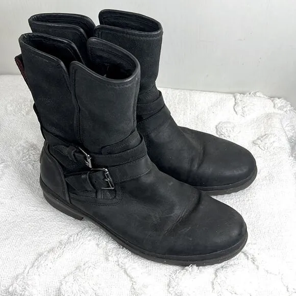 Ugg Women's Simmens Rain Boot size 9.5