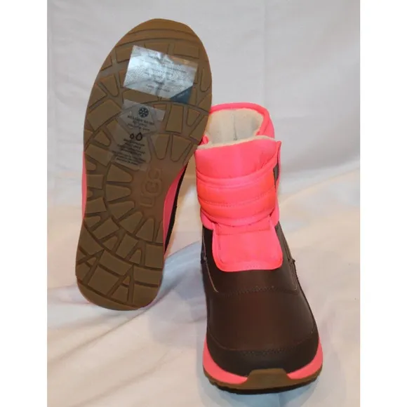 UGG YOUTH SZ 6 WATERPROOF PINK WINTER BOOTS NEW IN BOX‎