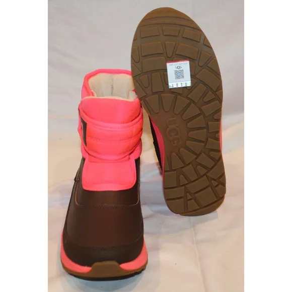 UGG YOUTH SZ 6 WATERPROOF PINK WINTER BOOTS NEW IN BOX‎