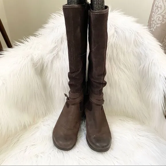 UGG Lesley brown waterproof suede wedges boots 6