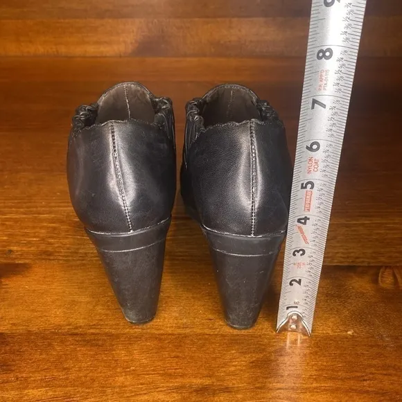 Umberto Raffini signature black Leather platform ankle boots Eu 39 US 8.5