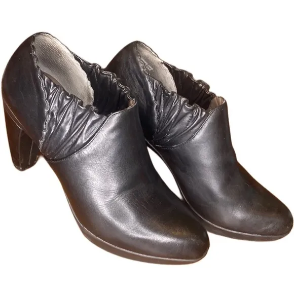 Umberto Raffini signature black Leather platform ankle boots Eu 39 US 8.5