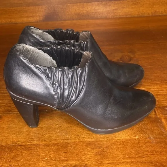 Umberto Raffini signature black Leather platform ankle boots Eu 39 US 8.5