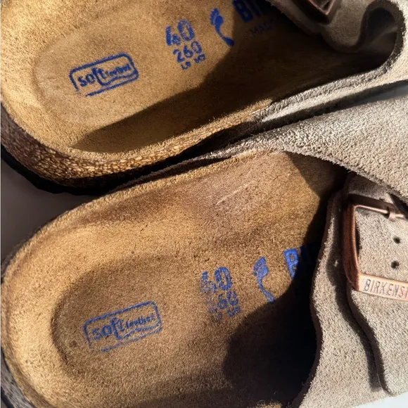 Used women’s Birkenstock Tan Sandals sz 40 soft 9-9.5